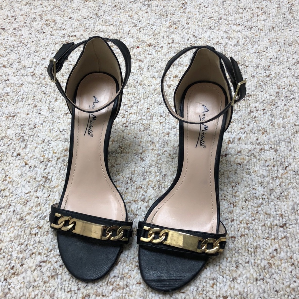 Anne Michelle heel